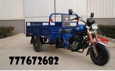 Fournisseur motos, motocyclettes, scooters, Jakarta, tricycles