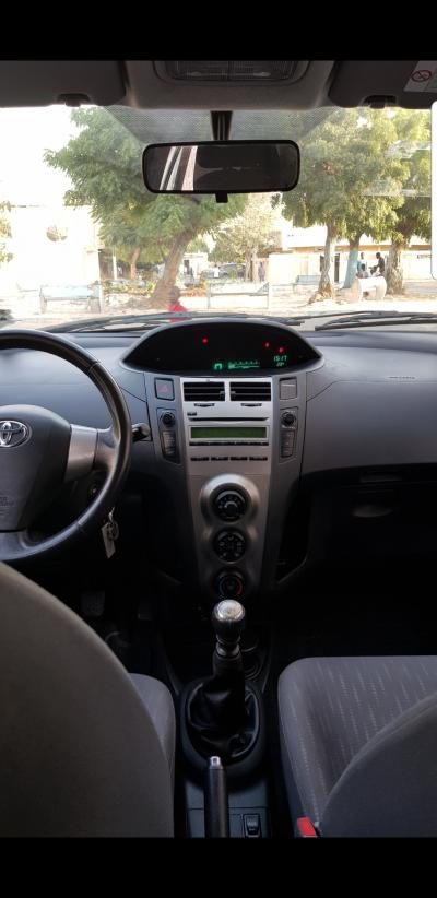 Vend Toyota yaris D4D année 2010