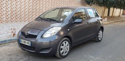 Vend Toyota yaris D4D année 2010