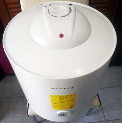 CHAUFFE EAU ARISTONE