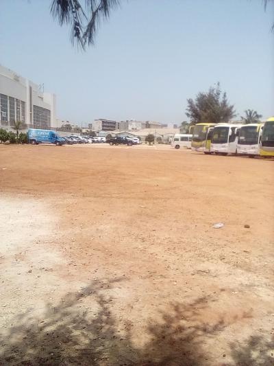 PARKING PRIVE