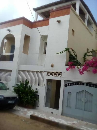 Belle villa à Grand Mbao