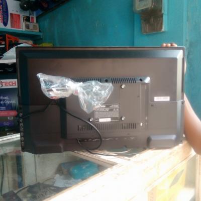 TV astech 24 pouces 