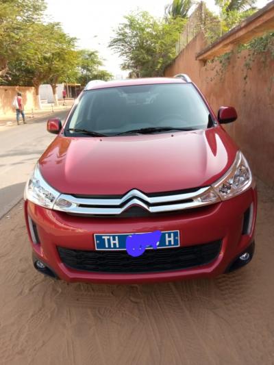 A Vendre  C 4 CROSS 