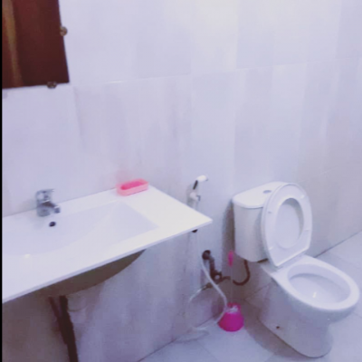 Chambres Meublées avec toilette intérieure
