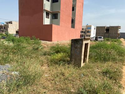 Terrain de 150m2 almadies 2