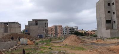 Terrain de 200m2 aux almadies cité socabec