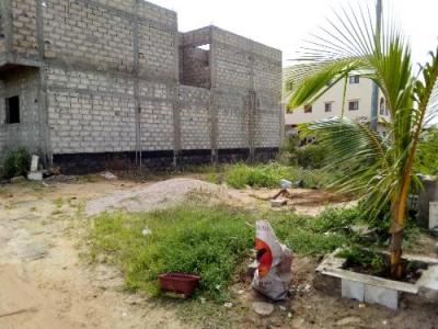 Terrain de 200m2 a zac mbao cité fermée