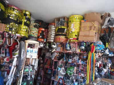 Vente de tricycles,motos et accessoires