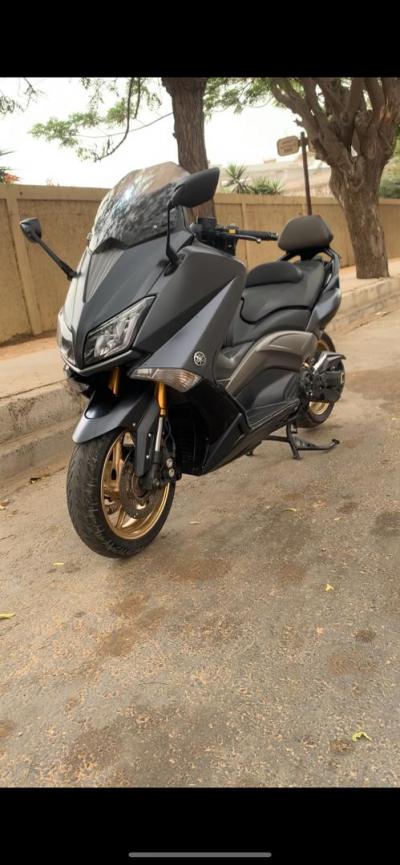 TMAX Iron Max an 2016 avec papier 