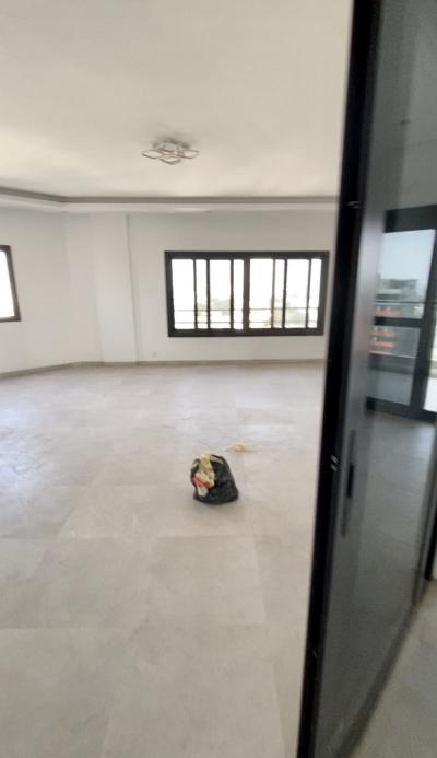 Appartement haut standing au point E/vue sur Dakar