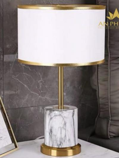 LAMPE DE CHEVET IVOIRE