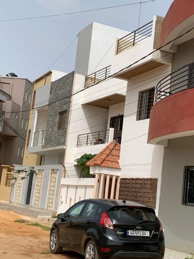 Belle villa à vendre au mamelle 