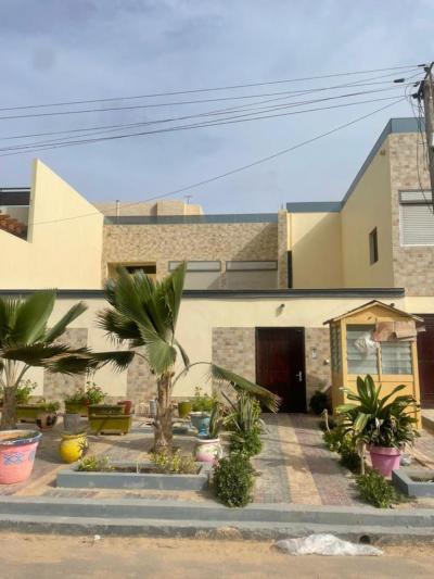 Villa à vendre cité djily mbaye