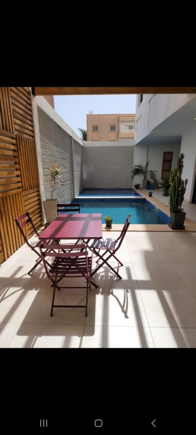 Studio meublé à louer à ngor avec piscine 