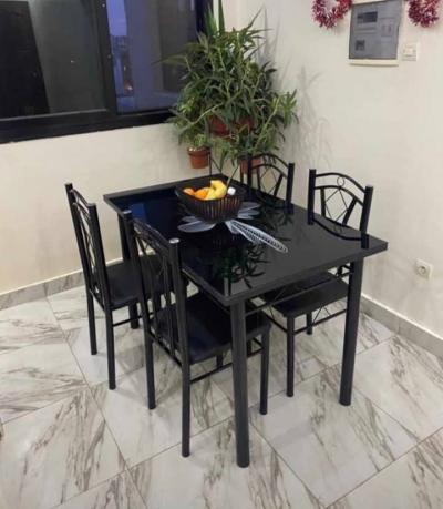 Table à manger f4