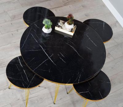 Tables gigognes 