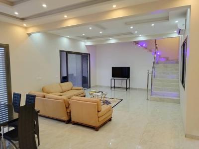 Belle villa neuve meublée à louer à Saly 