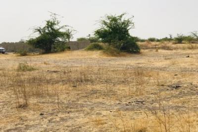 Terrain de 9115 m² vers Nguéniène