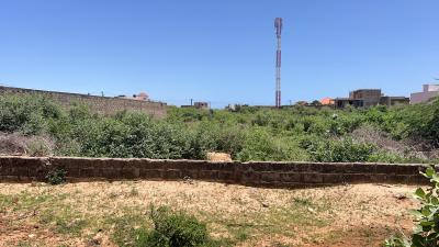 Terrains 300 mètres carrés à vendre à Somone s