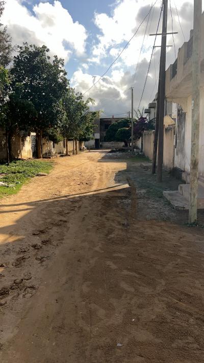 Terrain de 400 mètres carrés à vendre à Mbour 